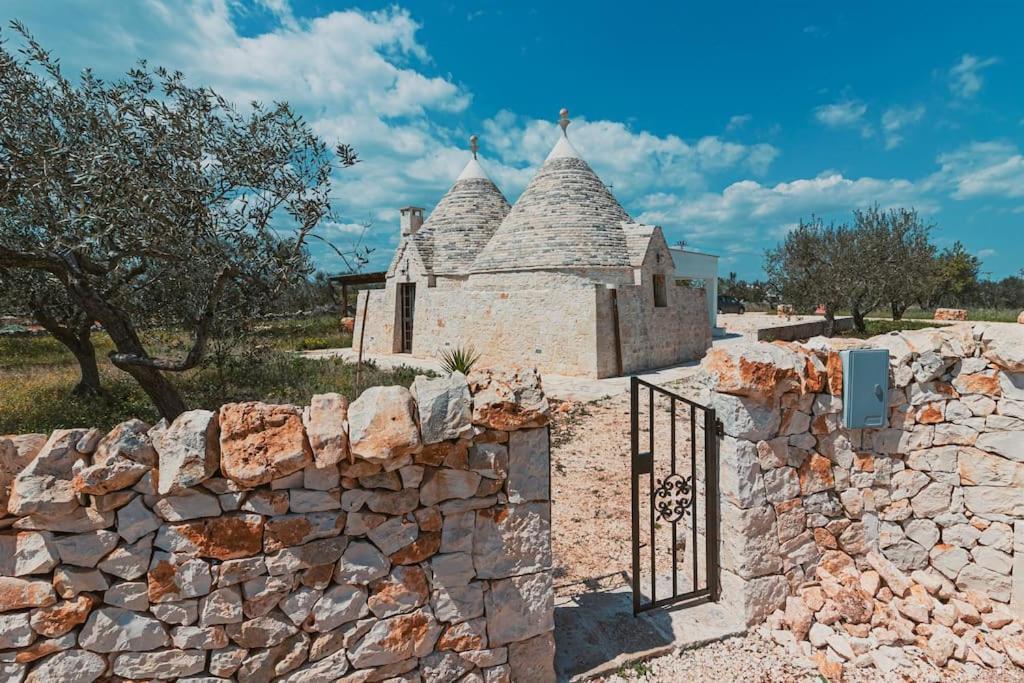 [Cisternino] Incantevole Trullo con ampio cortile Esterno foto