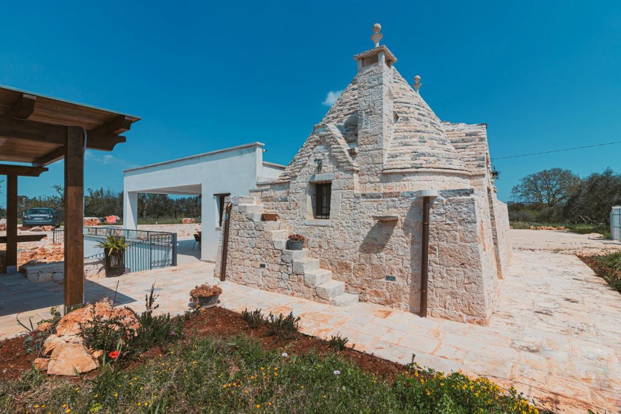 [Cisternino] Incantevole Trullo con ampio cortile Esterno foto