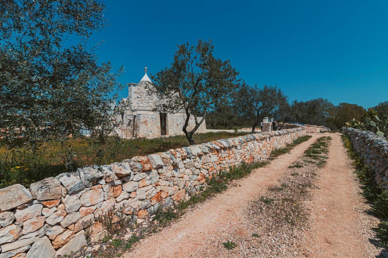 [Cisternino] Incantevole Trullo con ampio cortile Esterno foto