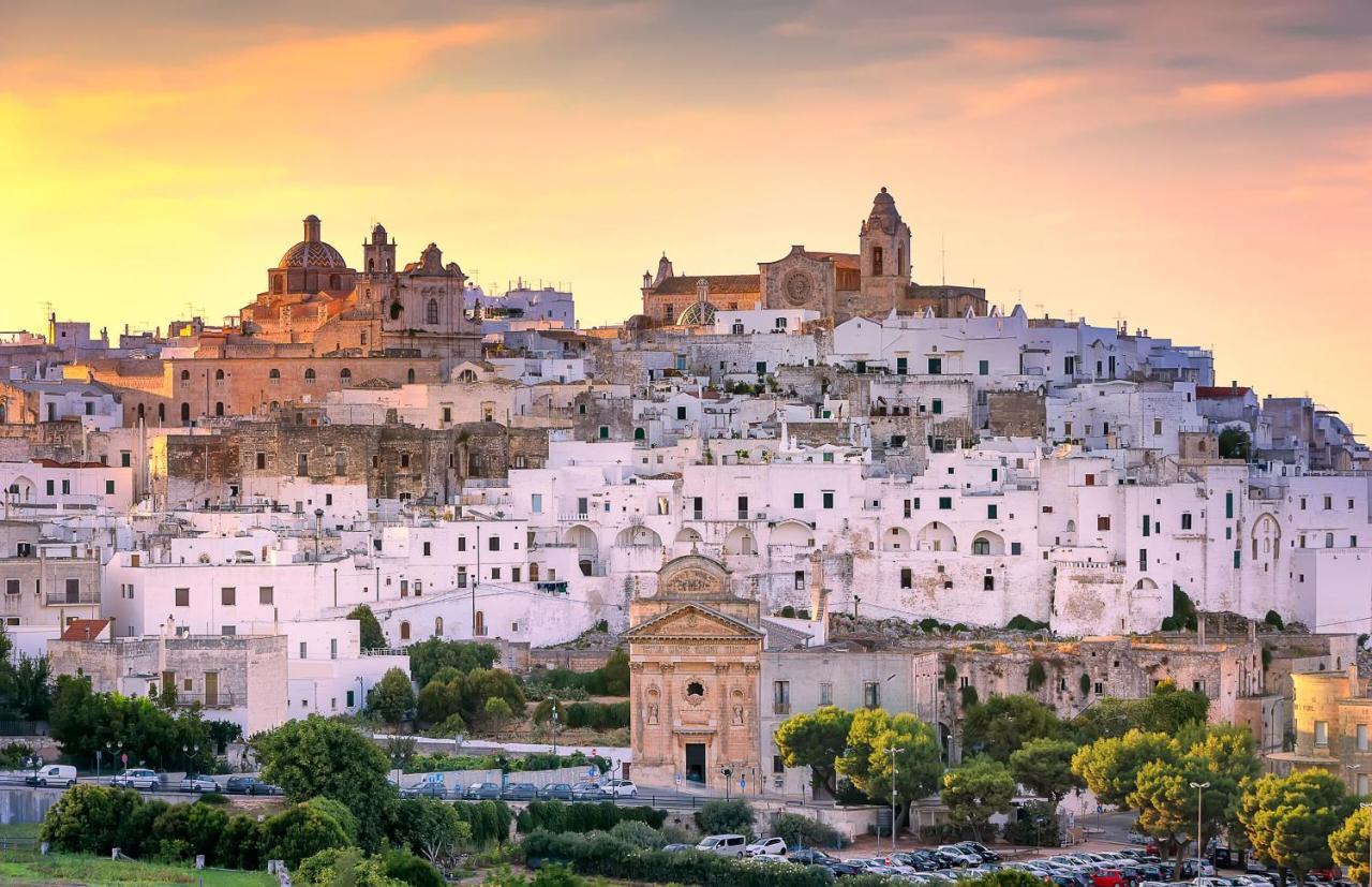 [Cisternino] Incantevole Trullo con ampio cortile Esterno foto