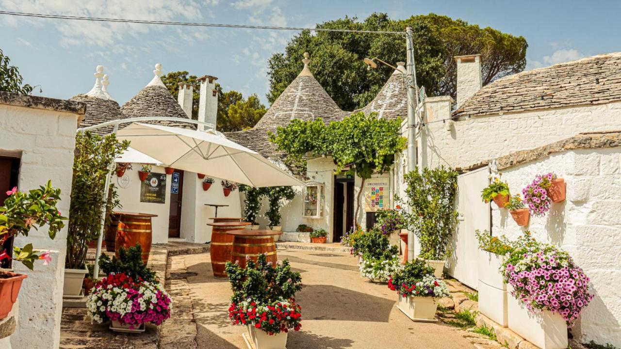 [Cisternino] Incantevole Trullo con ampio cortile Esterno foto